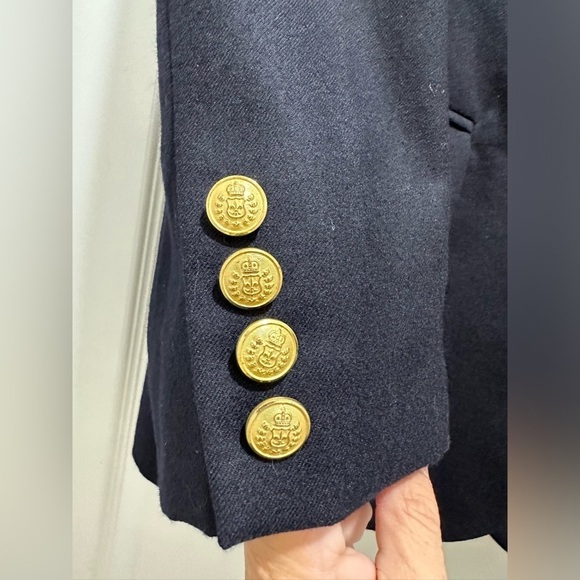 Vintage EMBASSY ROW Women's size 8P Wool Two Button Preppy Blazer Crest Emblem - Picture 4 of 8